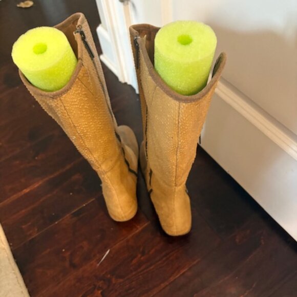 Donald Pliner, Ostrich riding Boots, Size 7, Beige. - Picture 3 of 4